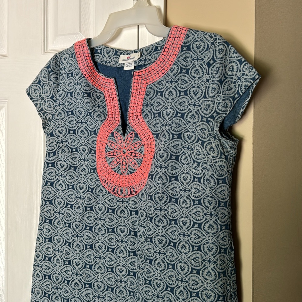 Vineyard vines embroidered summer dress
